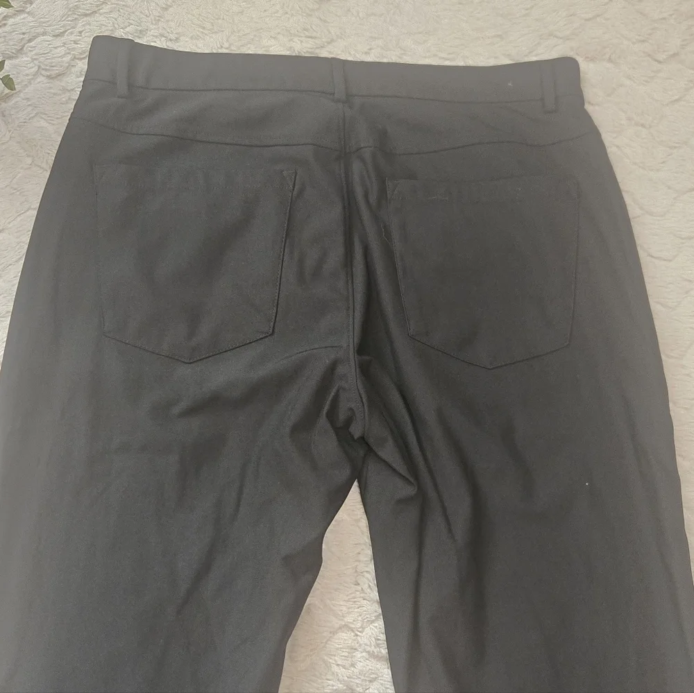 Old Navy Active Black Straight Tech Hybrid Slim 4-Way Stretch Pants, Size 32x30